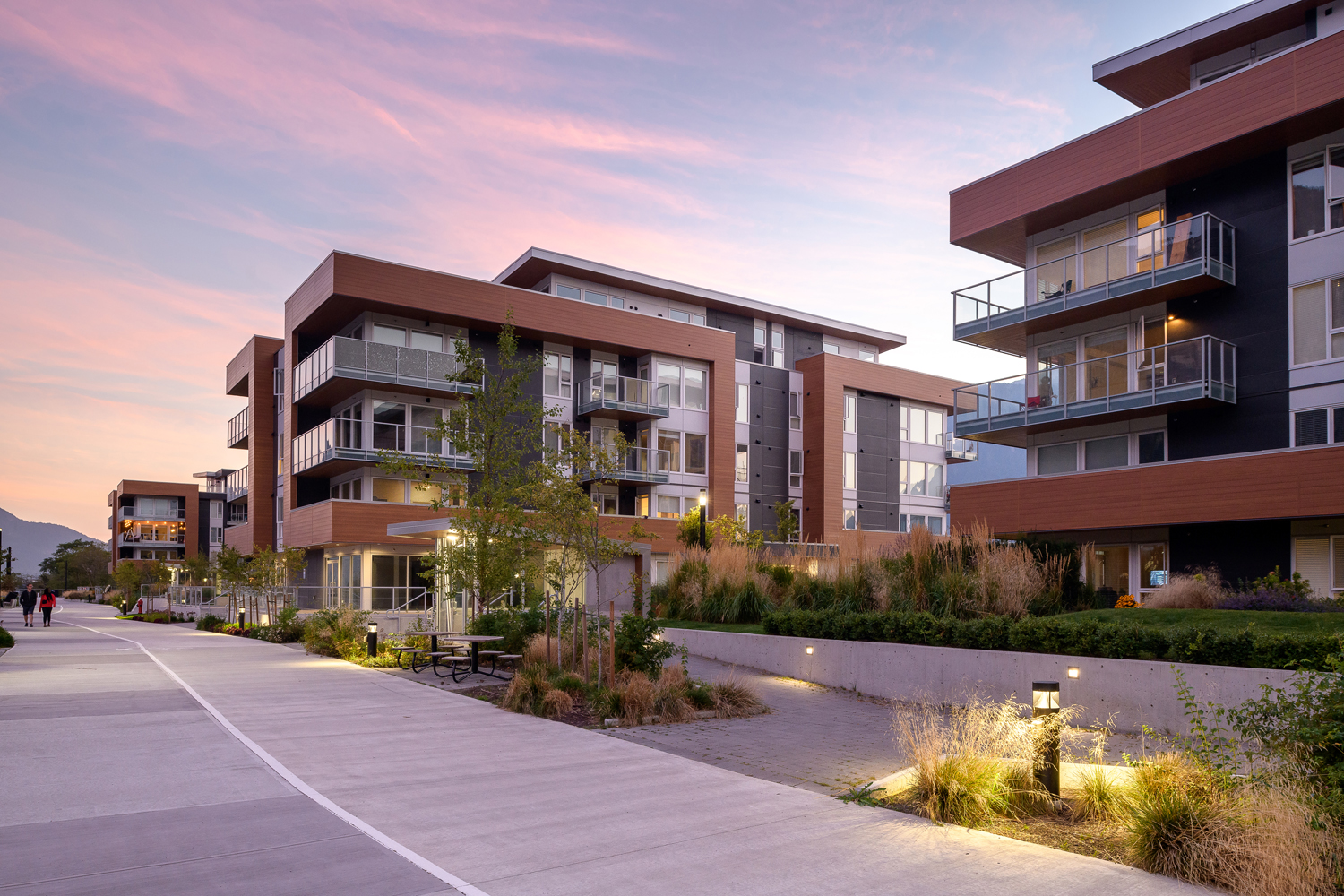 Tom Barratt Landscape Architect; SLS Lighting; Light Resources